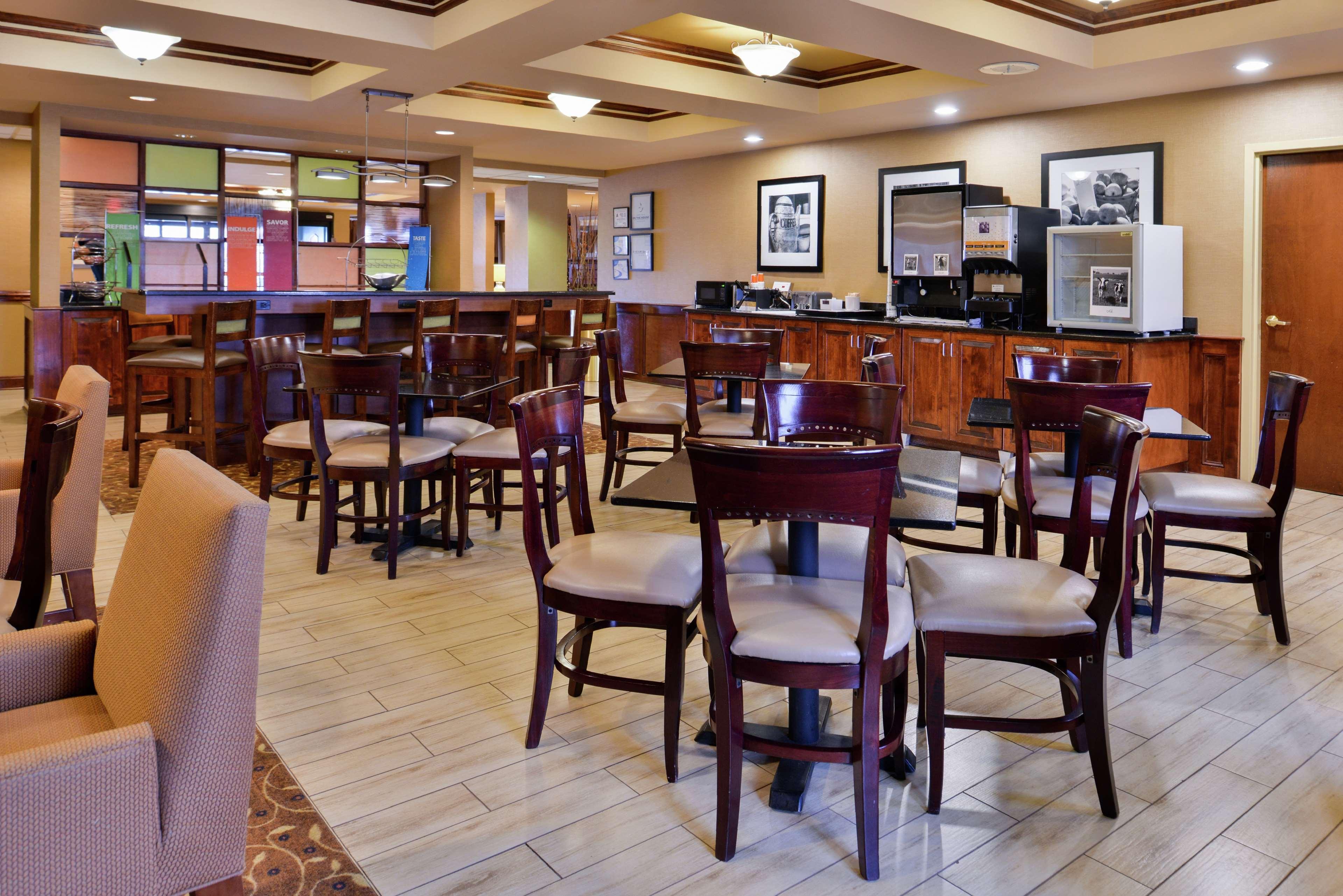 Hampton Inn Greensboro East / Mcleansville Εξωτερικό φωτογραφία