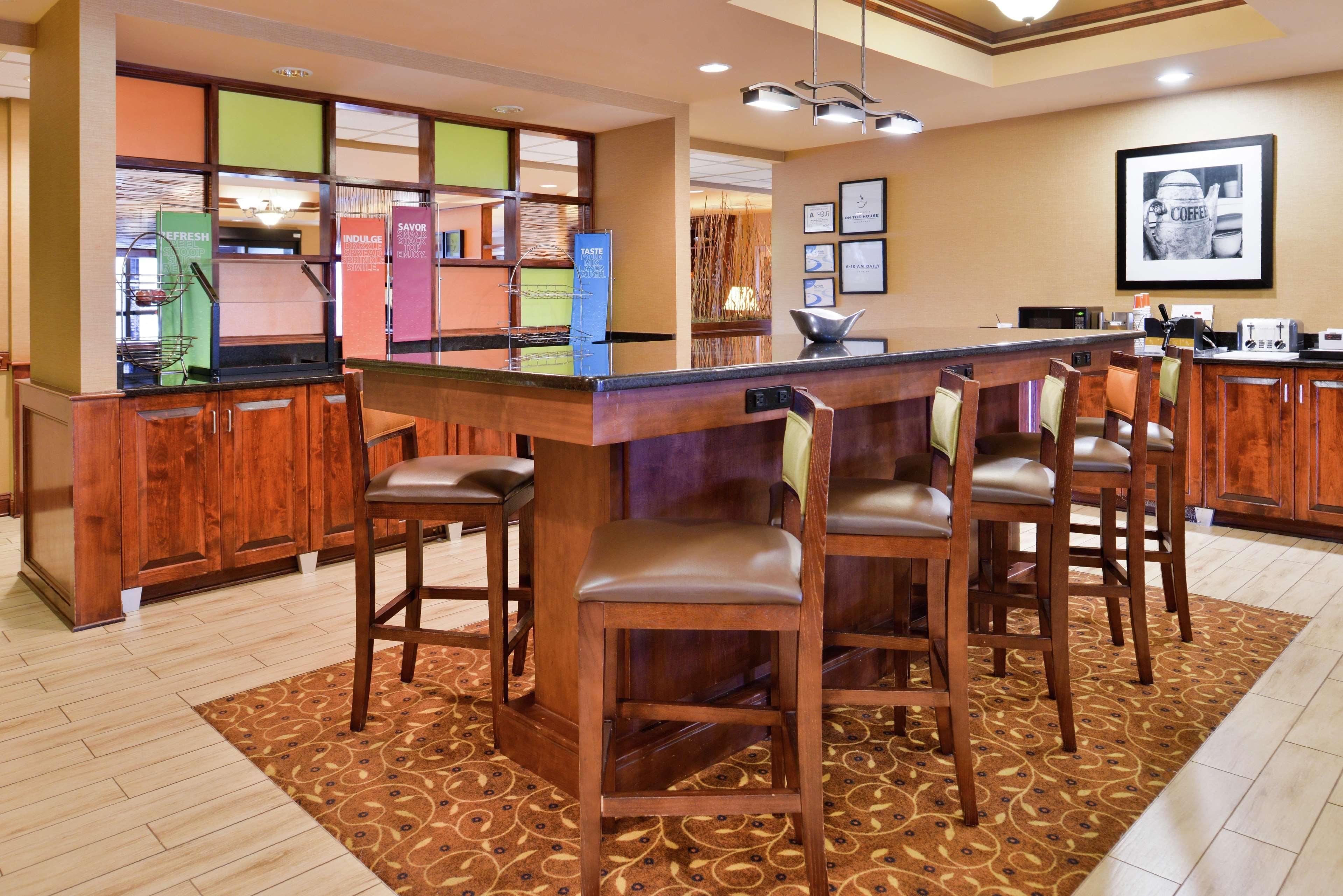 Hampton Inn Greensboro East / Mcleansville Εξωτερικό φωτογραφία