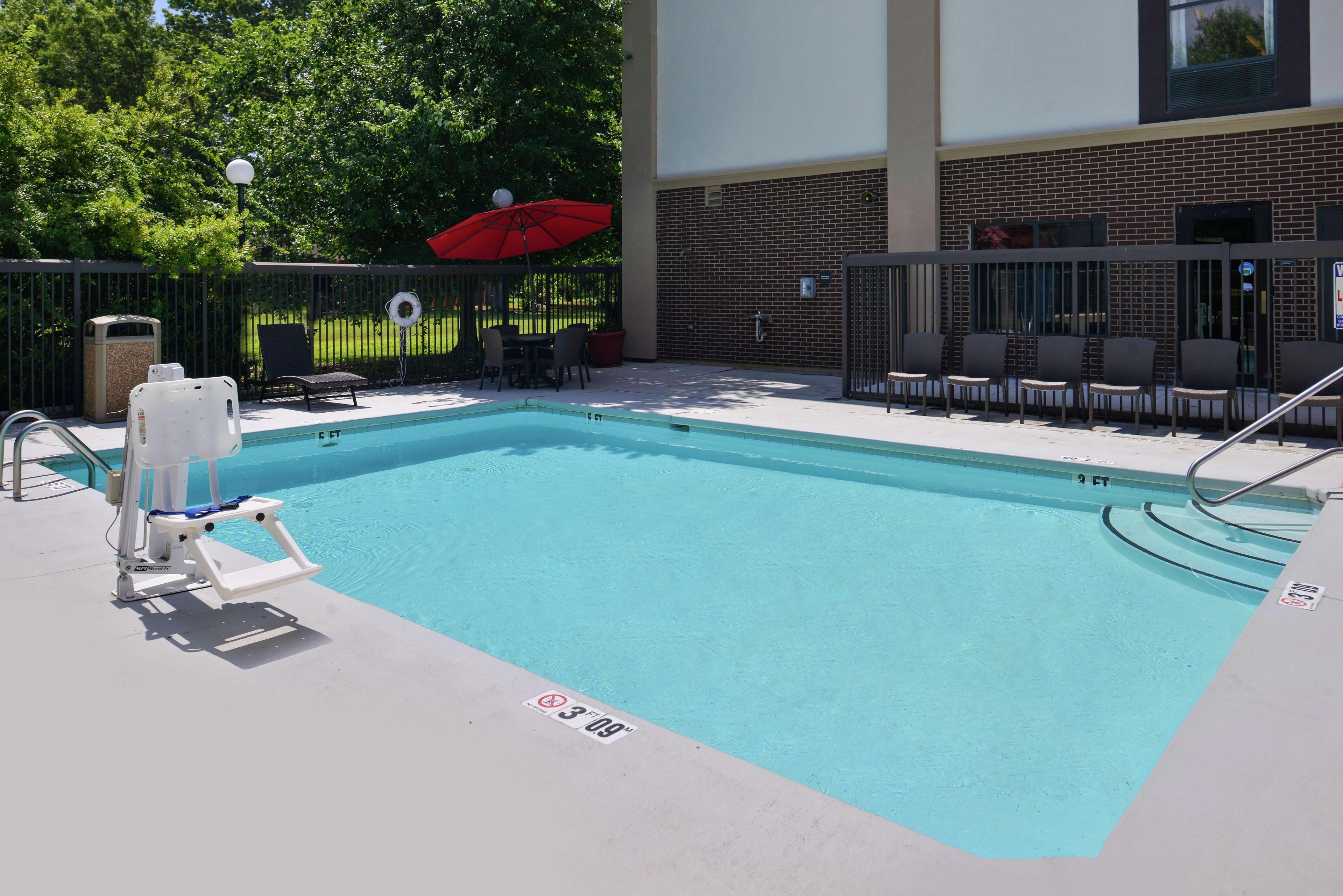 Hampton Inn Greensboro East / Mcleansville Εξωτερικό φωτογραφία